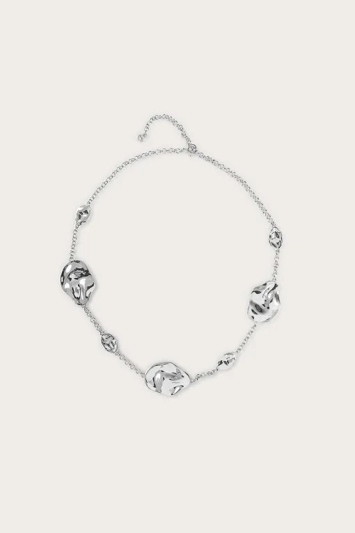 Karia Hammered Effect Oval Charm Silver Necklace<Lavish Alice Cheap