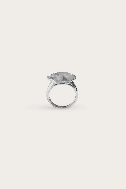 Leora Hammered Effect Oval Silver Ring<Lavish Alice New