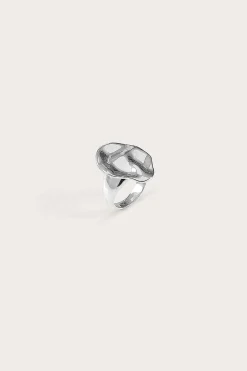 Leora Hammered Effect Oval Silver Ring<Lavish Alice New